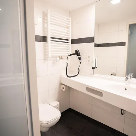 Qubixx Stadtmittehotel Отель 3*
