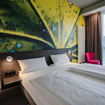 Qubixx Stadtmittehotel Отель