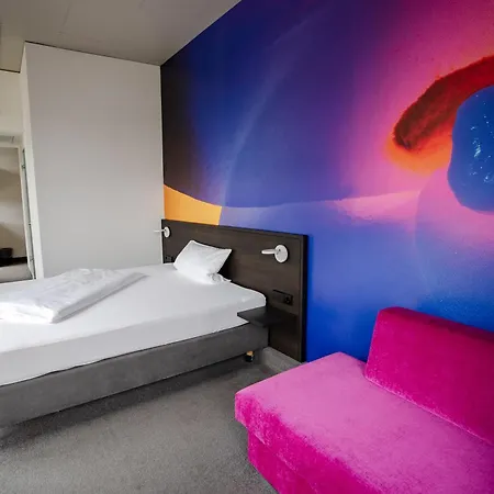Qubixx Stadtmittehotel 3*