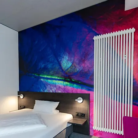 斯塔德米特酒店 施韦比施哈尔