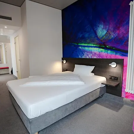 Qubixx Stadtmittehotel Отель 3*