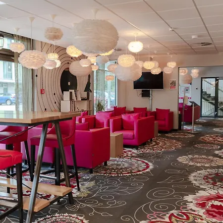 酒店 斯塔德米特酒店 施韦比施哈尔