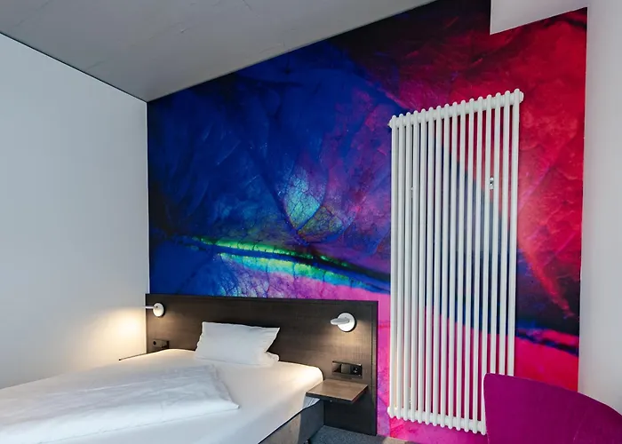 斯塔德米特酒店 施韦比施哈尔