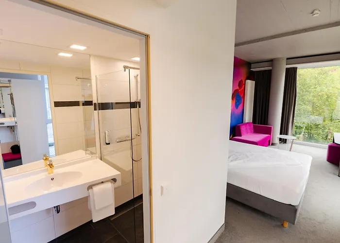 ホテル Qubixx Stadtmittehotel シュヴェービッシュ・ハル