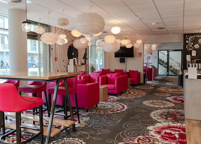 酒店 斯塔德米特酒店 施韦比施哈尔